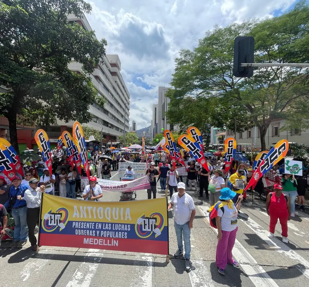 Marchas por el Día del Trabajo en Medellín. Foto: Manuel Saldarriaga - EL COLOMBIANO