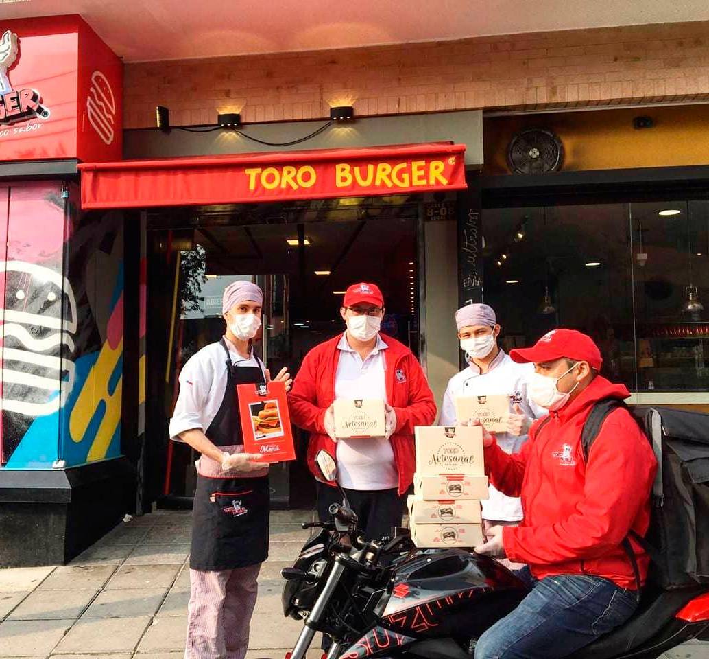 Toro Burger busca fortalecer su equipo en Bogotá con personal para cocina y servicio al cliente. FOTO: CORTESÍA