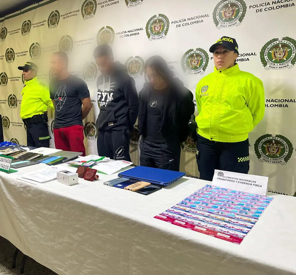Estos fueron los detenidos en Medellín tras el megaoperativo internacional. FOTO: Cortesía