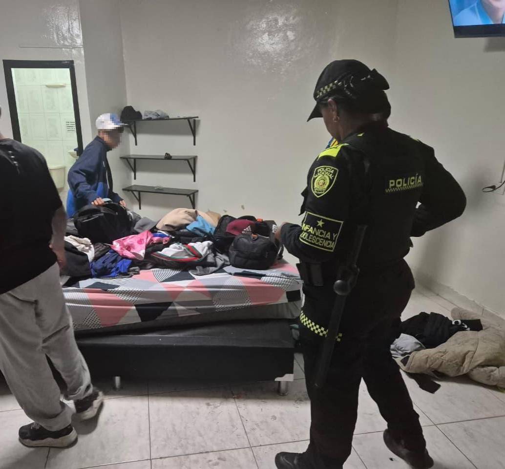 Tres adolescentes fueron rescatados de la habitación de un hotel en Medellín. FOTO: Policía Nacional