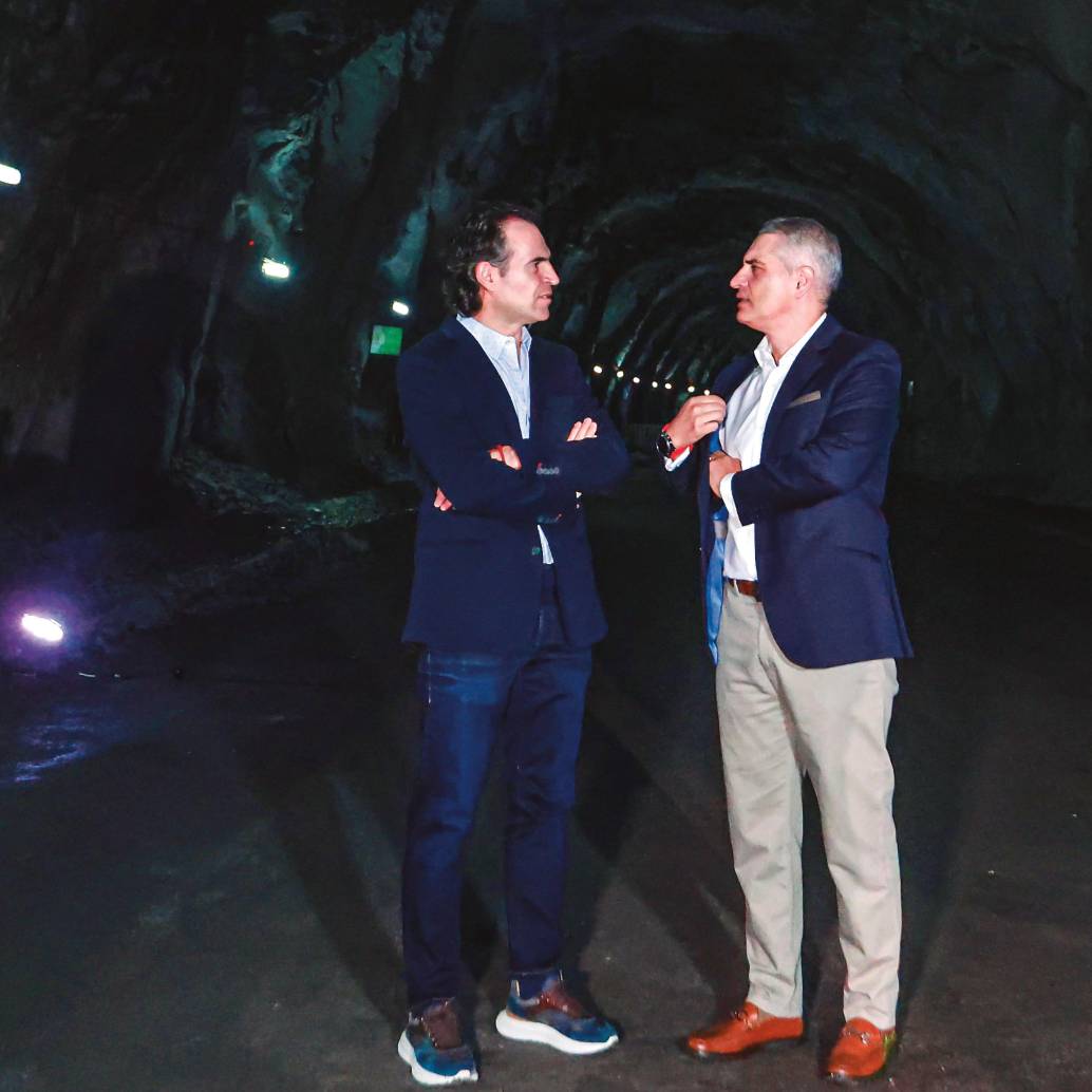 El alcalde de Medellín, Federico Gutiérrez, y el gobernador, Andrés Julián Rendón, hicieron un frente al gobierno Petro en la región. FOTO Manuel Saldarriaga