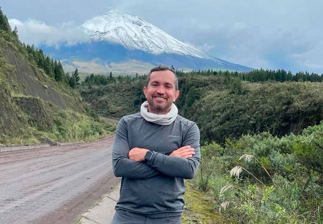 El profesor James Alberto Arboleda Cardona fue asaltado, herido y dejado en la vía por los delincuentes. Foto: Redes sociales.