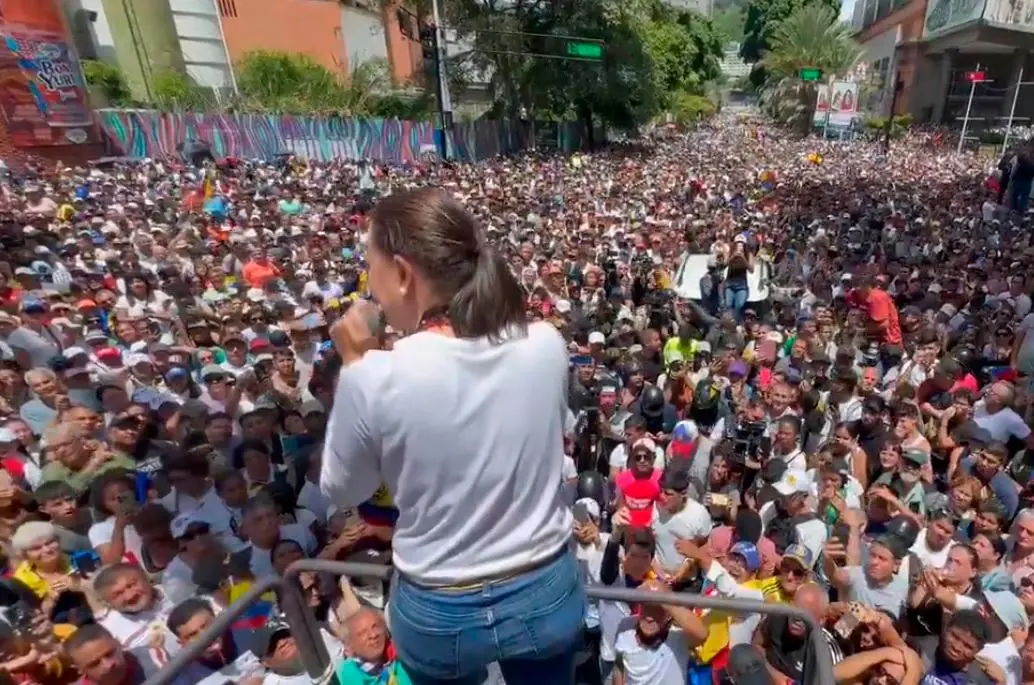 María Corina Machado, en uno de sus últimos actos públicos en Venezuela, en 2024. IMAGEN TOMADA DE VIDEO @MariaCorinaYA.
