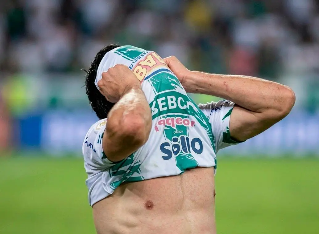 El defensor Fernando Martínez se mostró frustrado tras el blooper que cometió. FOTO CORTESÍA APF