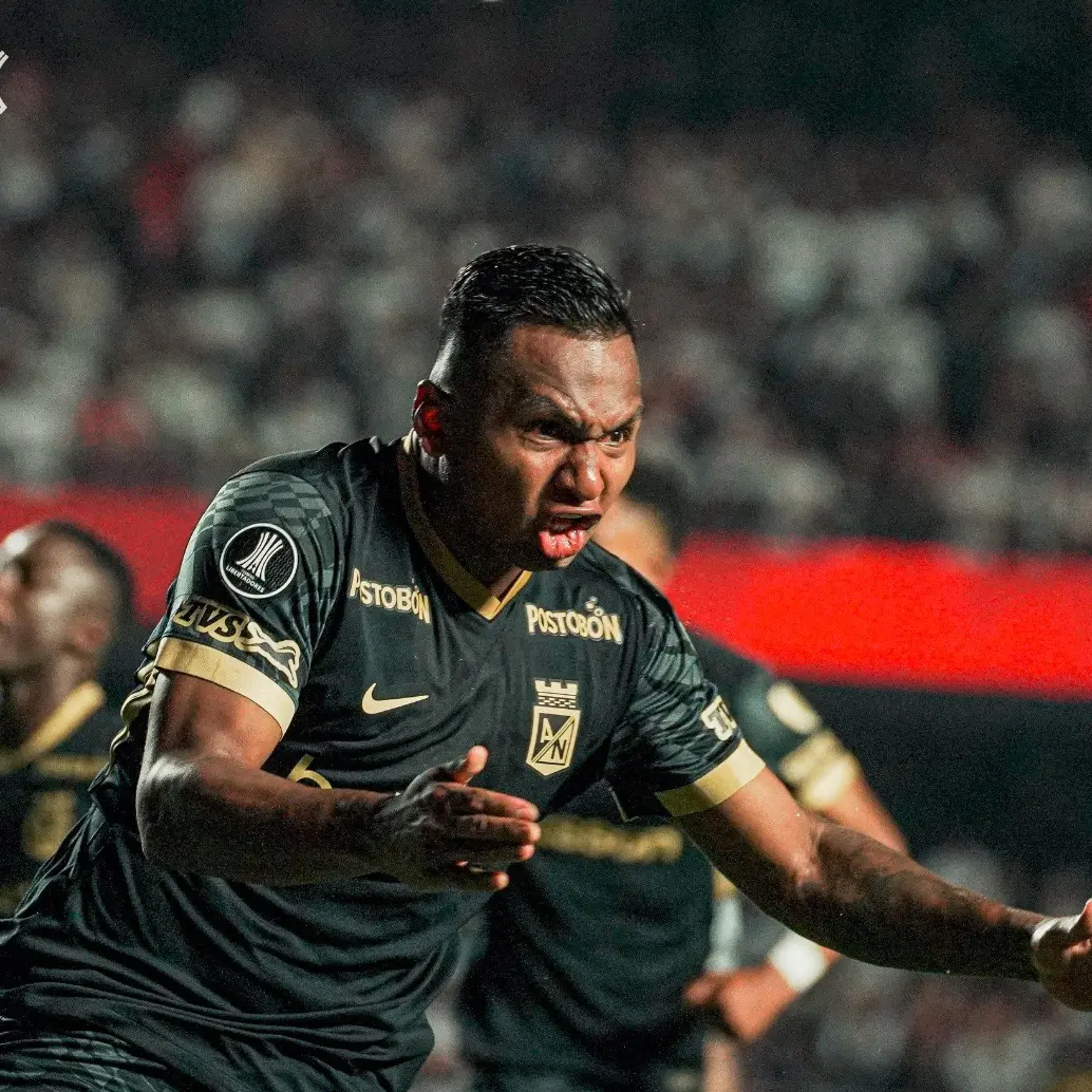 Alfredo Morelos y su celebración luego de anotarle al Sao Paulo de penalti. FOTO ATLÉTICO NACIONAL