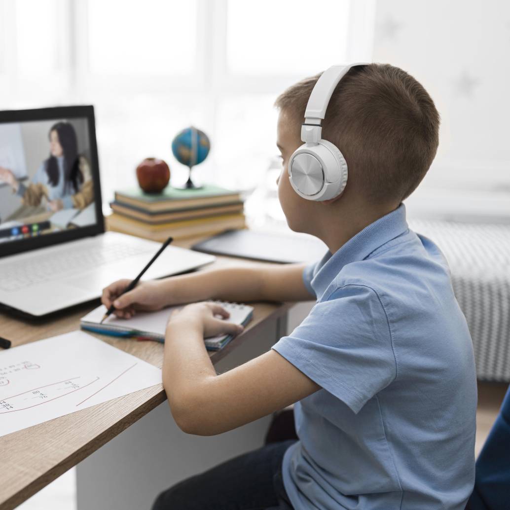 Según datos de la Unesco, más de 244 millones de niños y jóvenes siguen fuera del sistema educativo. Imagen, Freepik. 