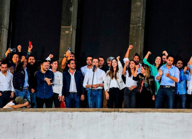 Entre los presentes al plantón hubo funcionarios de la alcaldía que, según varias denuncias, fueron obligados a acudir al evento. FOTO: JAIME PÉREZ