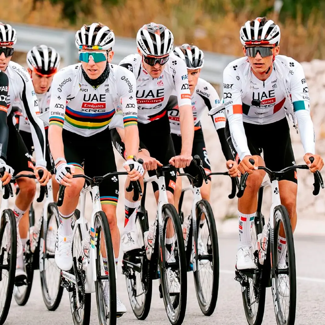 Liderados por Tadej Pogacar, el UAE se entrena en España luego de lograr esta temporada 95 victorias. FOTO X-UAE EMIRATES