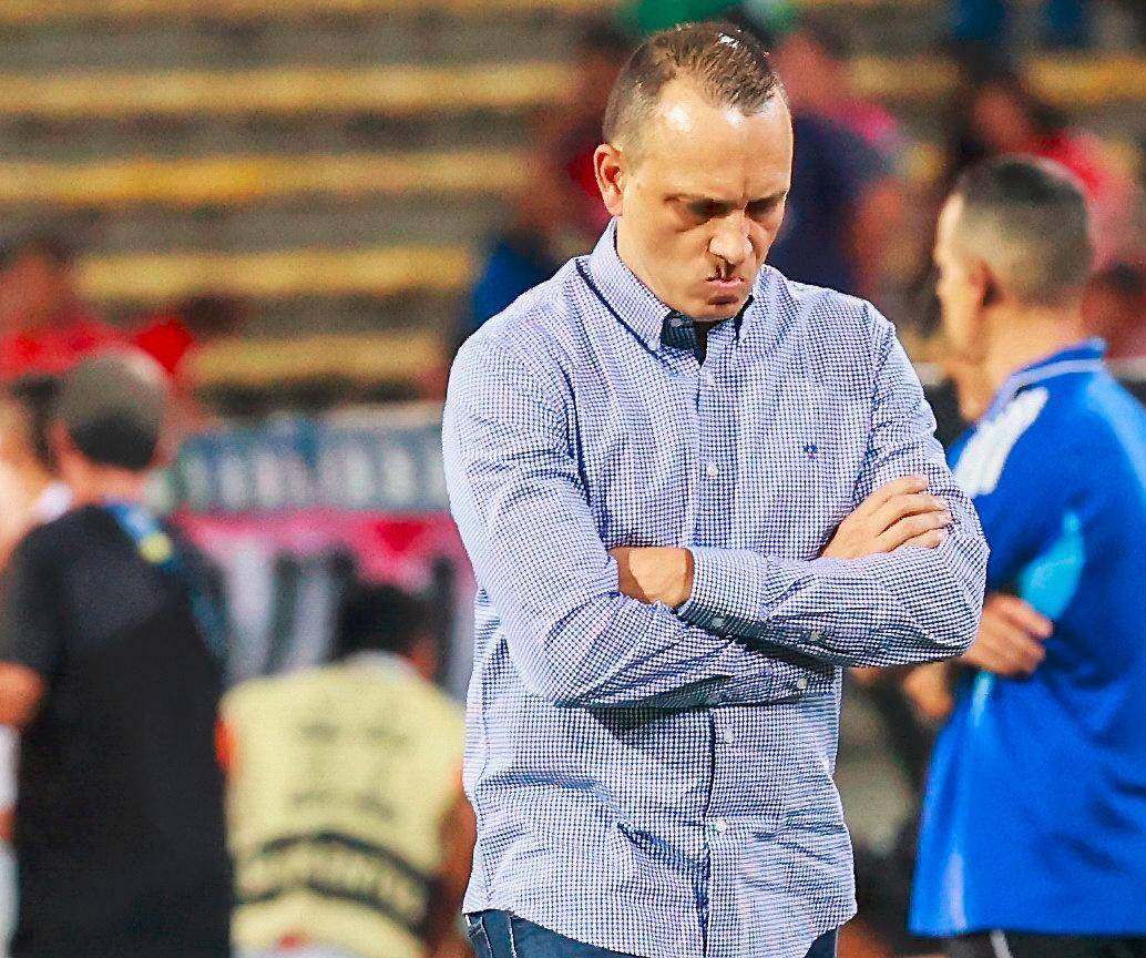 El técnico Alejandro Restrepo se muestra preocupado por el nivel del DIM en el inicio de este segundo semestre. FOTO MANUEL SALDARRIAGA