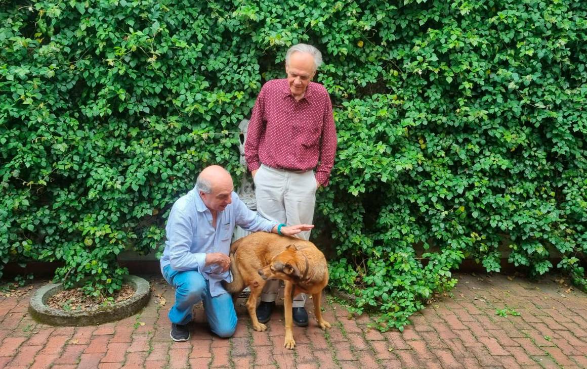 Fotos cortesía de Sandro Romero Rey, en un encuentro con su amigo Fernando Vallejo y la perra Brusca.