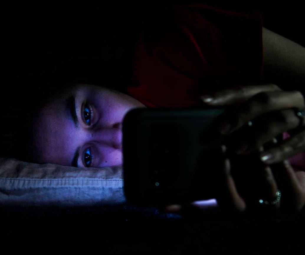 La exposición a la luz azul de las pantallas es mínima frente a la del sol, según investigaciones recientes. FOTO U.S. Air Force Senior Airman Destinee Sweeney