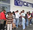 Para muchos beneficiarios, la noticia implica replantear la forma en que financian sus estudios. Las cuotas, que habían sido calculadas con la tasa subsidiada, ahora deberán ajustarse al porcentaje pactado en el contrato inicial. FOTO: Colprensa.