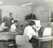Los telefonistas en una central fueron esenciales para las comunicaciones, hasta finales del siglo pasado. FOTO EL COLOMBIANO