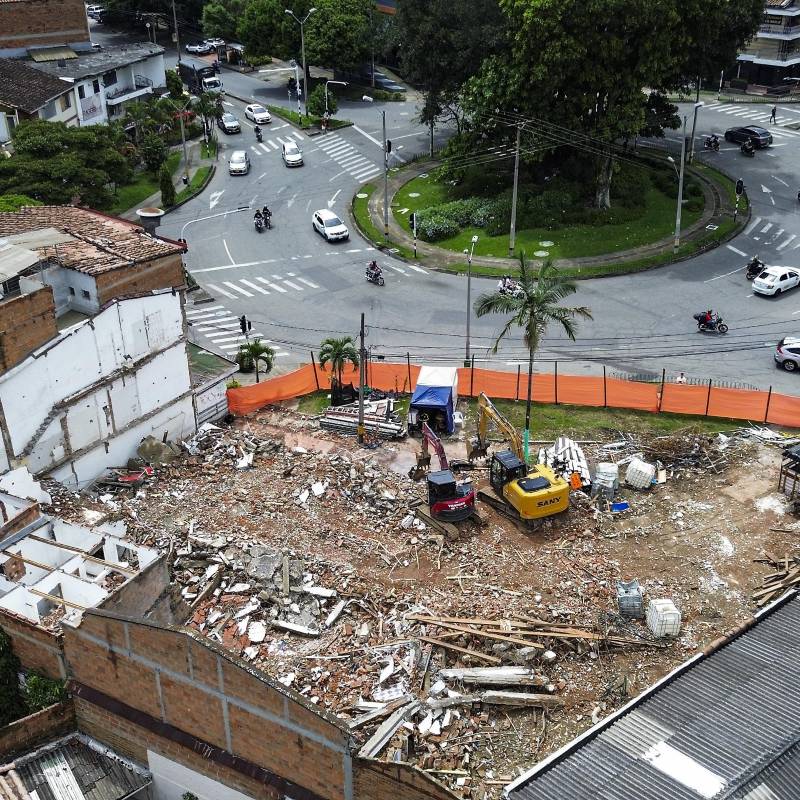 imagen de referencia de predios demolidos para avance de obras del Metro de La 80. Foto: Manuel Saldarriaga Quintero.