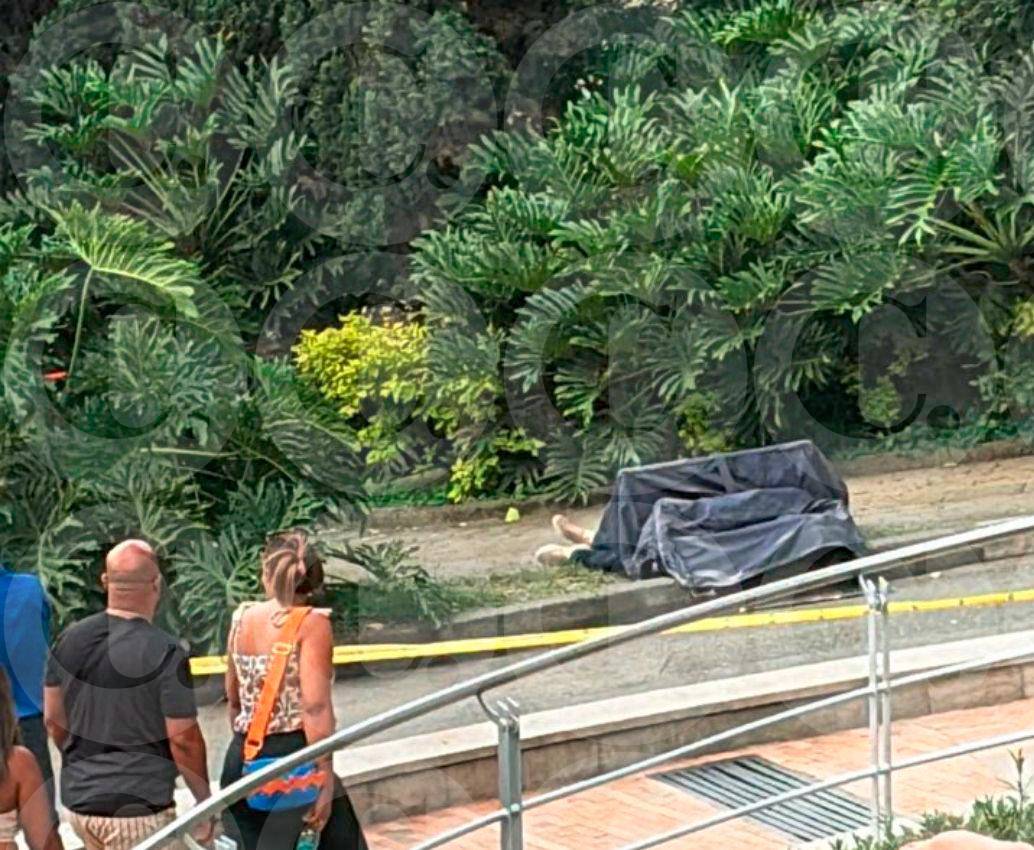 El crimen del albanés-ecuatoriano Artur Tushi en las afueras del centro comercial Santafé pone en tela de juicio la presencia de criminales de Ecuador y de Albania en Medellín. FOTO: CAMILA GARZÓN