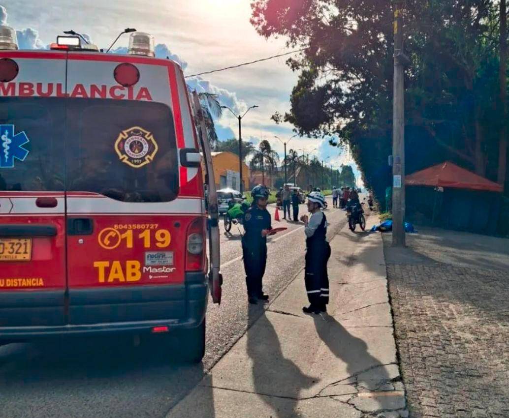 En el kilómetro 37 de la autopista Medellín-Bogotá, en el tramo de Marinilla, ocurrió el asesinato de dos hombres que iban en una motocicleta. Uno murió camino al Hospital San Juan de Dios, de la localidad. FOTO: CORTESÍA