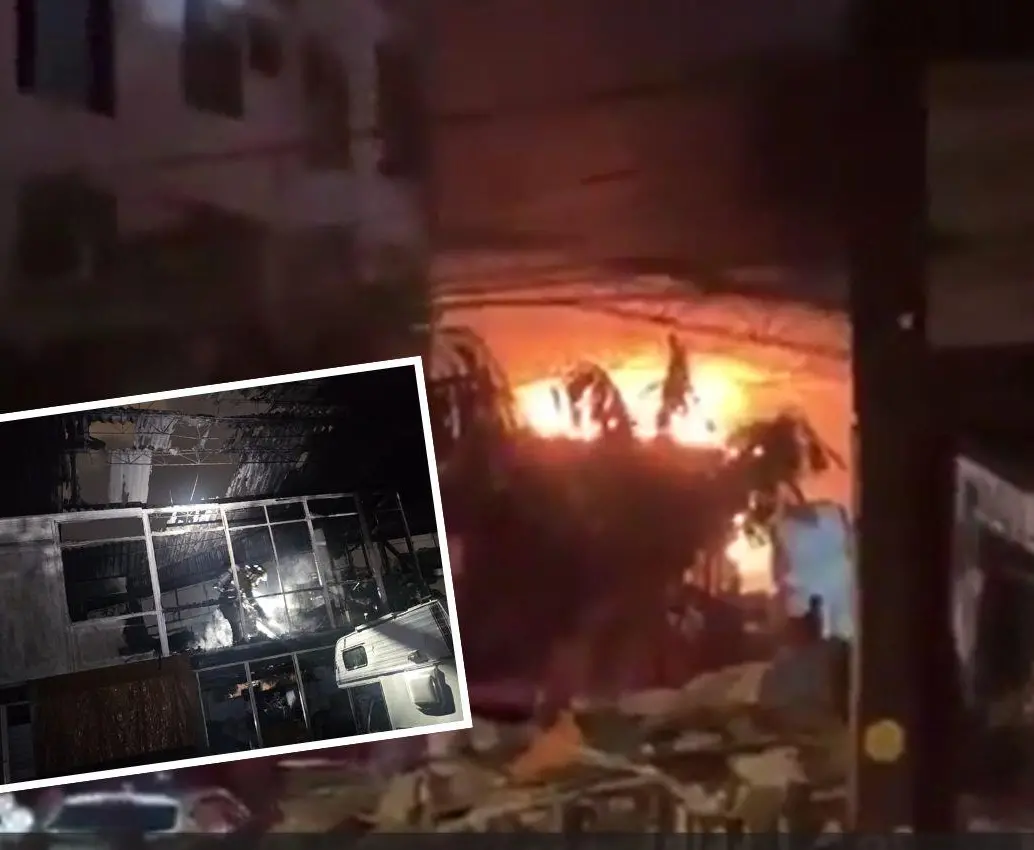Así quedó la bodega de reciclaje en el barrio Pilarica, en el occidente de Medellín, luego del incendio registrado en la noche de este lunes. FOTOS: CORTESÍA ALCALDÍA DE MEDELLÍN