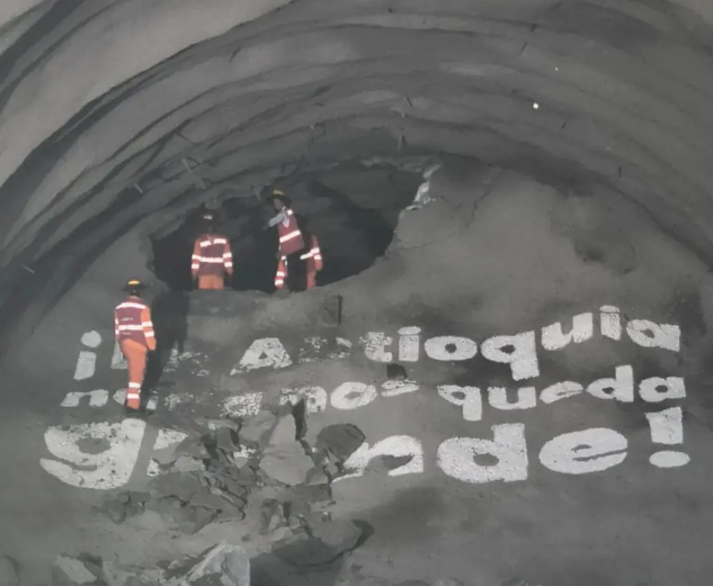 El cale de los dos frentes de obra del Túnel 0 de la vía al Toyo se logró gracias a los recursos aportados por la Gobernación de Antioquia y la Alcaldía de Medellín. FOTO: JULIO CÉSAR HERRERA