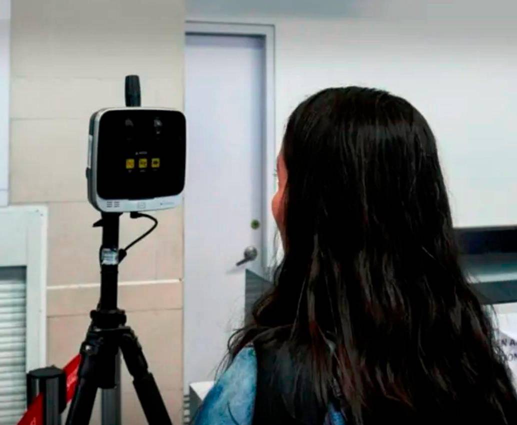 Con el enrolamiento en el biomig se puede ahorrar hasta más de una hora en los trámites migratorios en los aeropuertos colombianos. El acceso mediante esta modalidad es de segundos. FOTO: CORTESÍA