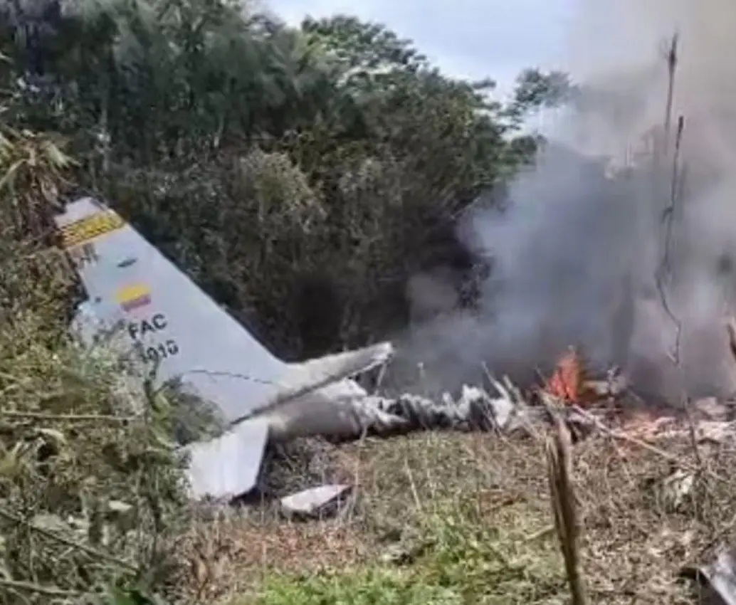 Así quedó la aeronave que transportaba a los militares que se accidentó en Puerto Leguízamo, Putumayo. FOTO: <b>REDES SOCIALES</b>