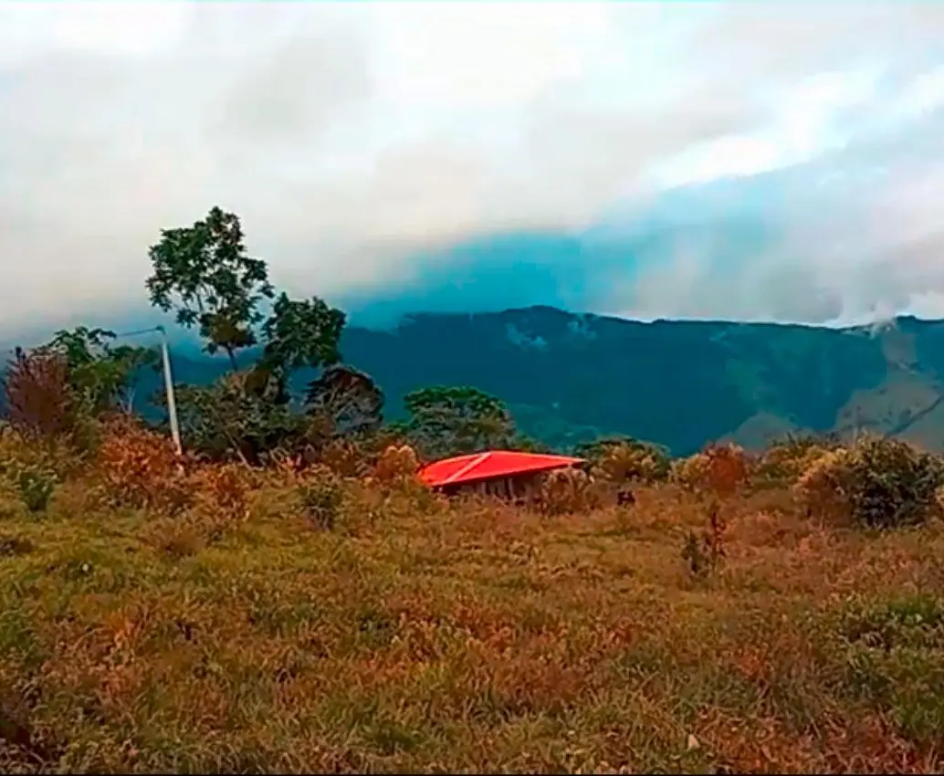 En este sector de la vereda El Singo, de Ituango, se produjo la confrontación armada, luego de que militares evitaran que las disidencias pusieran explosivos en la vía Puerto Valdivia-Hidroituango. FOTO: CORTESÍA