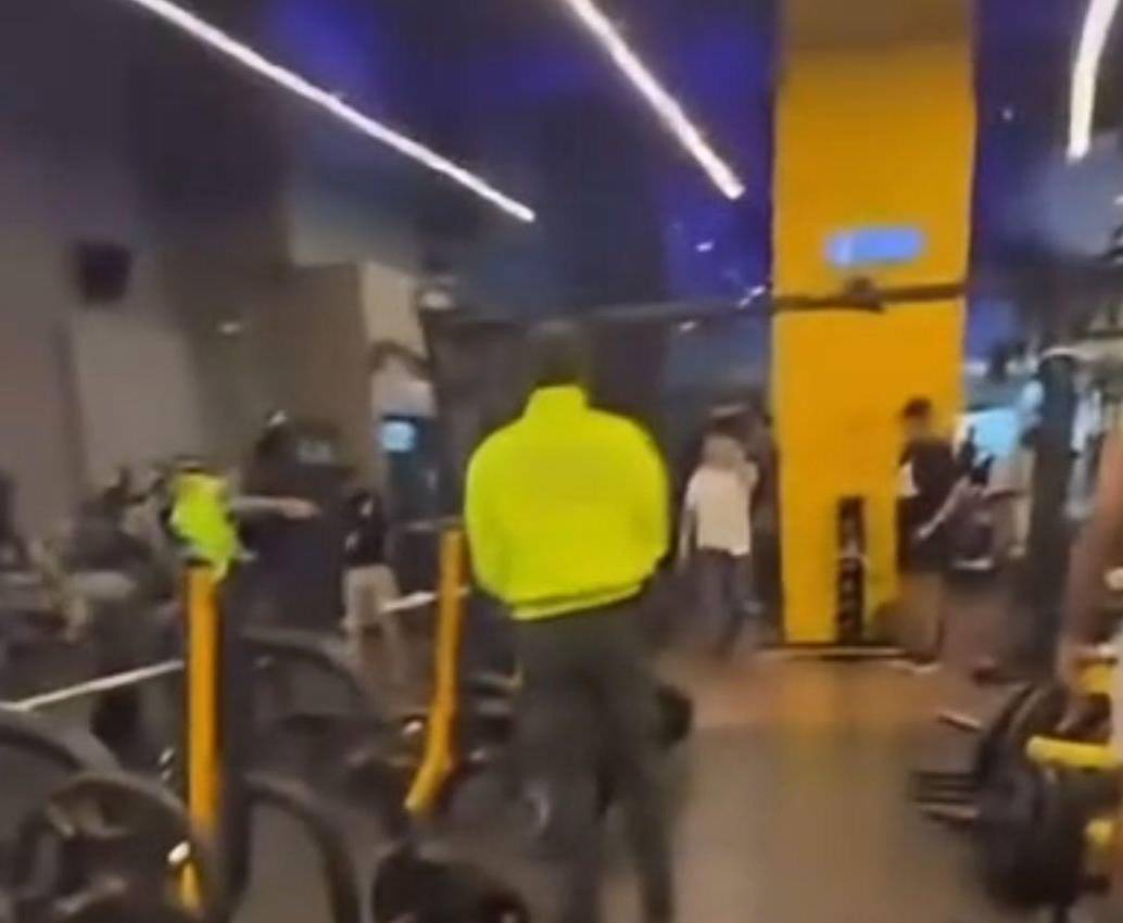 Agentes de la Dirección de Antinarcóticos de la Policía Nacional y la Interpol detuvieron al canadiense mientras se encontraba haciendo ejercicio en un gimnasio del barrio El Tesoro, en la comuna 14 (El Poblado). FOTO: CORTESÍA