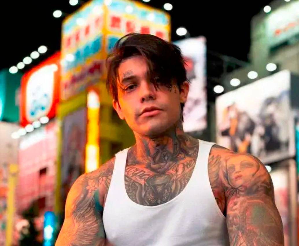 El influenciador Yeferson Cossio está siendo altamente criticado por los premios que pretende entregar en su reality, del cual no hay muchos detalles. FOTO: REDES SOCIALES