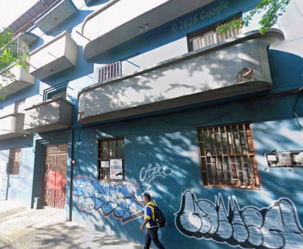 Dentro del edificio Latorre, en el centro de Medellín, ocurrió el asesinato de Luis Bernardo Villegas Ramírez, de 73 años, un docente pensionado. Se produjo cuando se disponía a negociar una propiedad. FOTO: GOOGLE MAPS