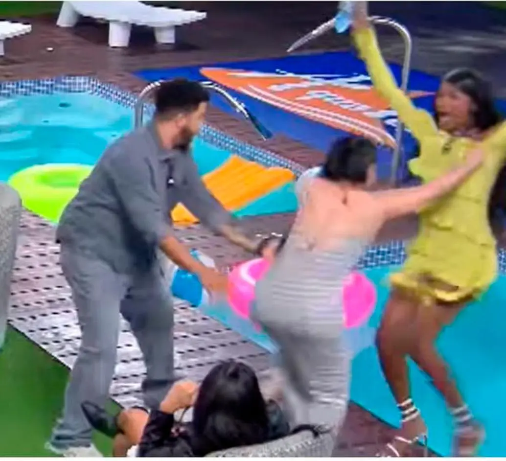 La escena de la agresión se ha vuelto viral en las redes sociales. Foto tomada de @lamansiondeluinny