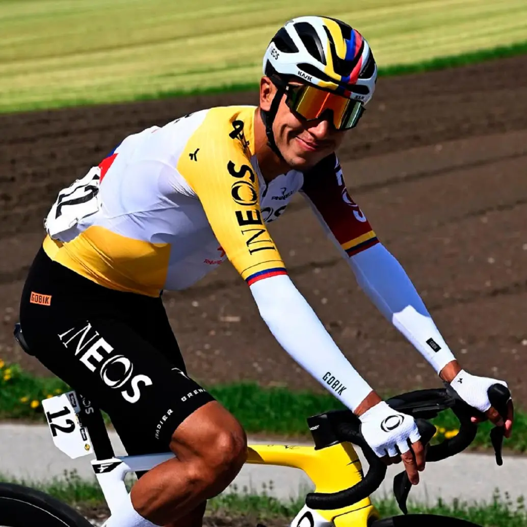 Egan también compartió en las redes sociales la noticia del nuevo patrocinio que tendrá el Ineos, el Café de Colombia. FOTO INSTAGRAM BERNAL