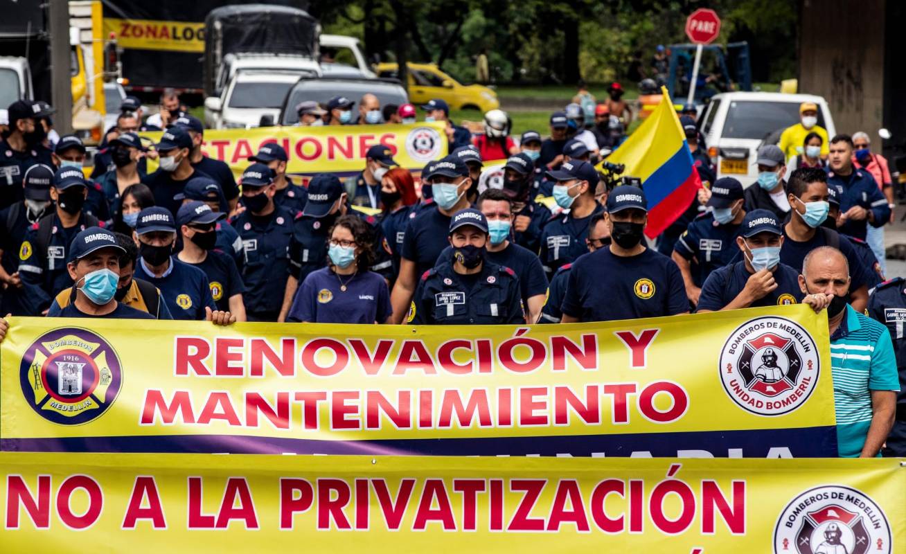 Los bomberos piden mantenimiento de maquinaria y garantías técnicas. FOTO: Jaime Pérez