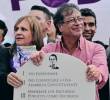 Petro prometió, literalmente sobre mármol en 2018 en un evento de Antanas Mockus, que no iba a convocar a Constituyente si llegase a la Presidencia, como ocurrió cuatro años después. <b><span class=mln_uppercase_mln> </span></b>FOTO<b><span class=mln_uppercase_mln> Colprensa</span></b>