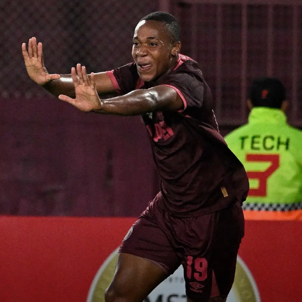  Yoshan Stiven Valois viene causando sensación en Argentina gracias a sus goles. FOTO X-LANÚS