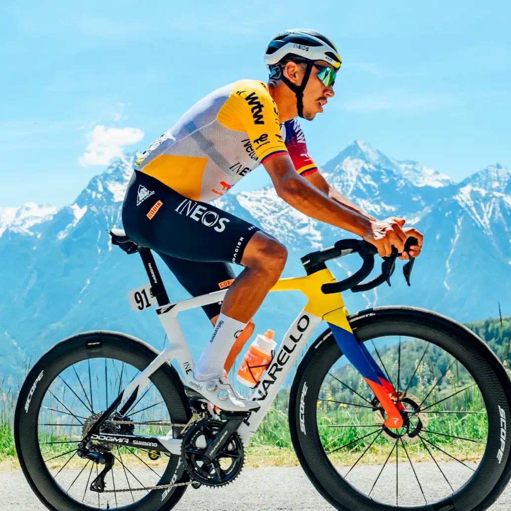 Egan Bernal logró este martes su segundo top-10 en la presente edición del Giro. FOTO X-Ineos