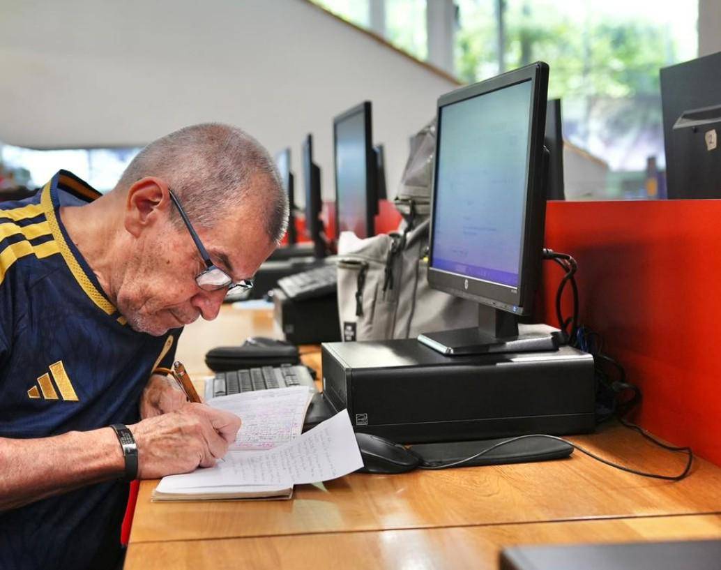 La convocatoria permanece abierta durante todo el año para personas mayores de 15 años residentes en Medellín que cuenten con acceso a internet. FOTO: Cortesía