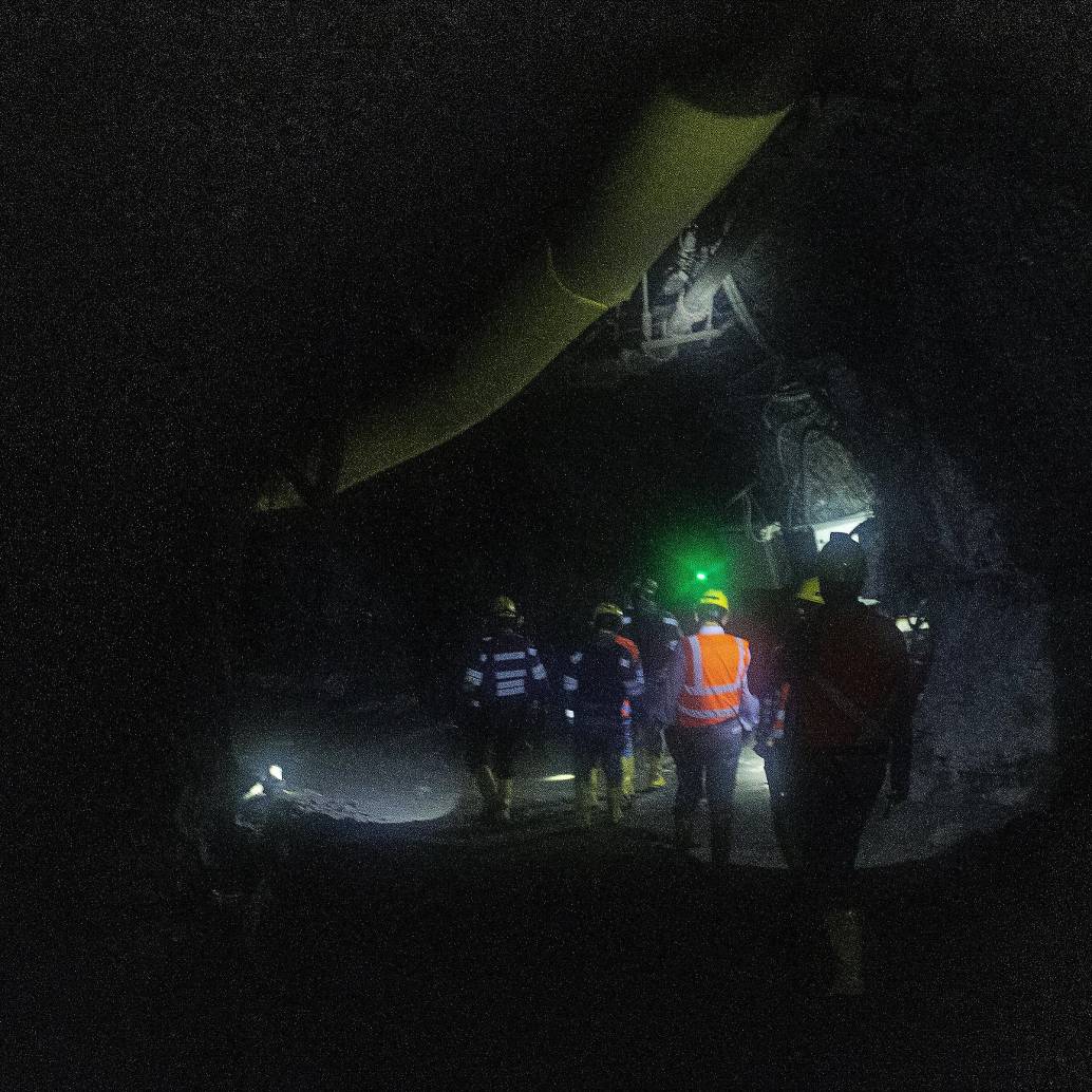 Imagen de referencia de un grupo de mineros en un socavón. Foto: Julio César Herrera Echeverri.