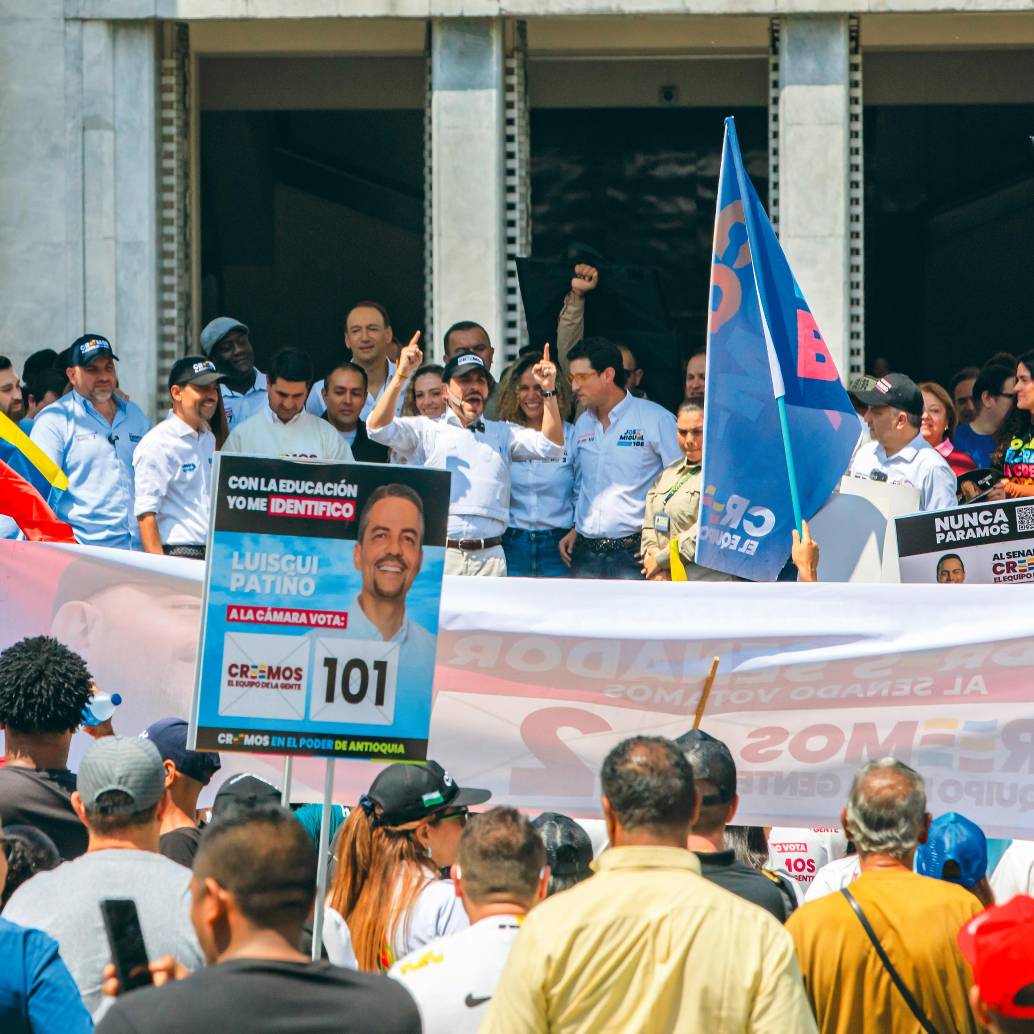Evento político de Creemos y Abelardo de la Espriella, realizado el pasado miércoles en la Plaza Botero. FOTO <b>CAMILO SUÁREZ</b>