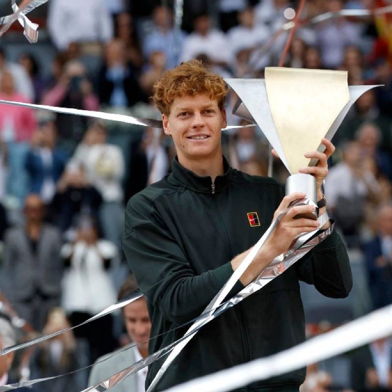En Madrid, Sinner se anotó su 28ª victoria consecutiva en Masters 1000, en un partido que tuvo controlado desde el inicio ante Alexander Zverev. FOTO AFP