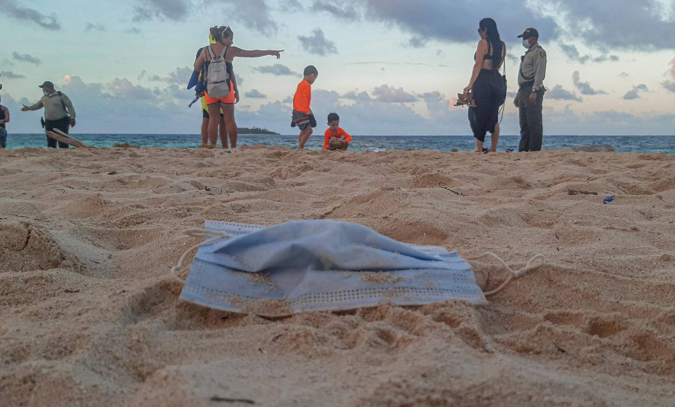 Muchos de estos elementos están siendo arrojados a las playas y océanos afectando seriamente el medio ambiente. Foto: Juan Antonio Sánchez Ocampo