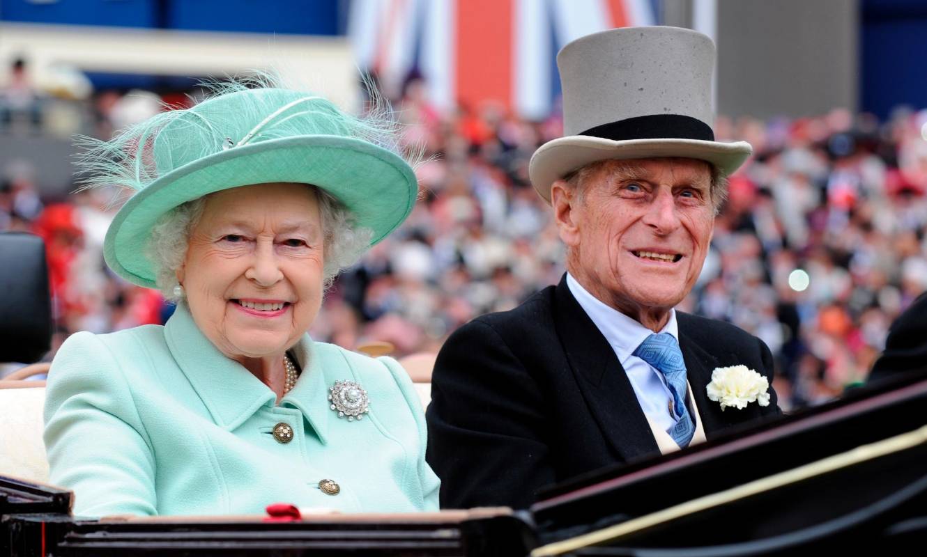 El príncipe Felipe se casó en 1947 con la entonces princesa Isabel, 5 años antes de que ella se convirtiera en reina, y fue el consorte real con más años de servicio en la historia británica. Foto EFE