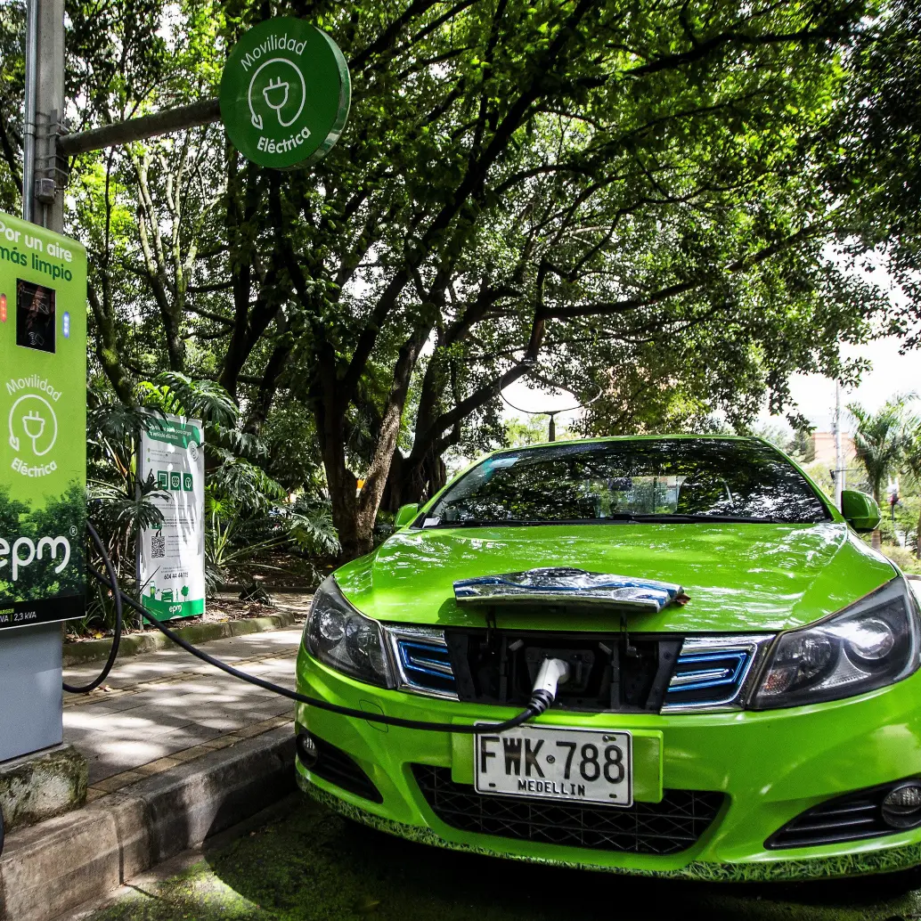 Pueden aplicar personas naturales y jurídicas que realicen inversiones en bienes y servicios relacionados con proyectos de energía limpia; eficiencia energética y producción de hidrógeno. Foto: Julio César Herrera