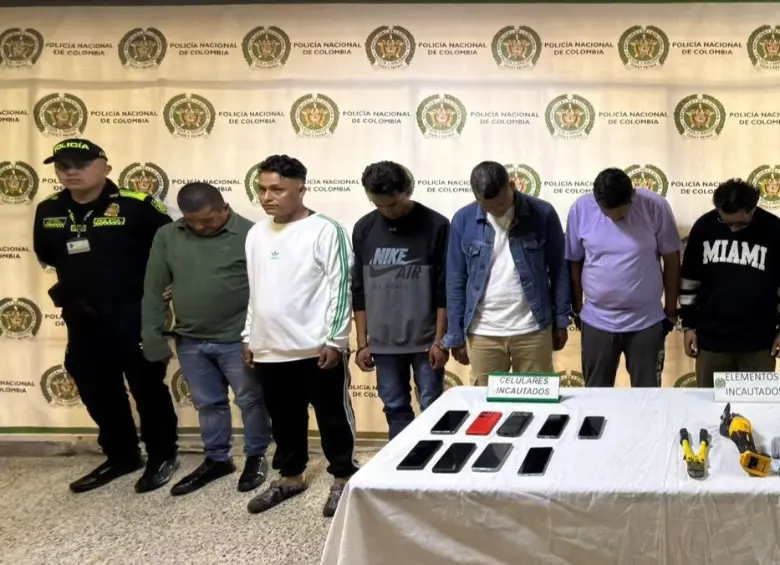 Estas son las 14 personas que estarían dedicadas al vandalismo de las redes de comunicaciones de Claro en distintos municipios de Antioquia. FOTO: Cortesía