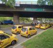 Imagen de referencia de un grupo de taxis por la ciudad. Foto: Cristian Vásquez Arroyave.