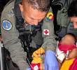 El bebé fue evacuado en un helicóptero de la Fuerza Aeroespacial Colombiana hasta Carepa, Antioquia. Foto: cortesía Fuerza Aeroespacial Colombiana.