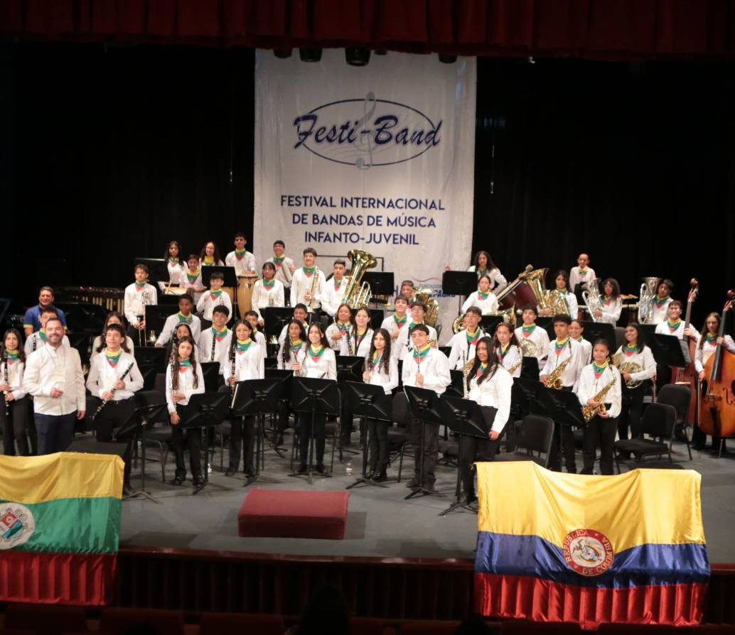 Banda Sinfónica de la Institución Educativa Isolda Echavarría de Itagüí, durante su presentación en República Dominicana. FOTO: Cortesía.