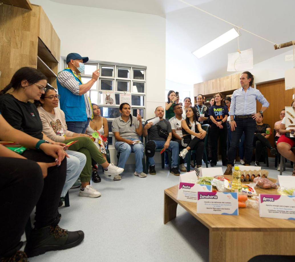 El anuncio se realizó en el recién adecuado jardín de Buen Comienzo de la Comuna 5 Castilla. FOTO: Alcaldía de Medellín 