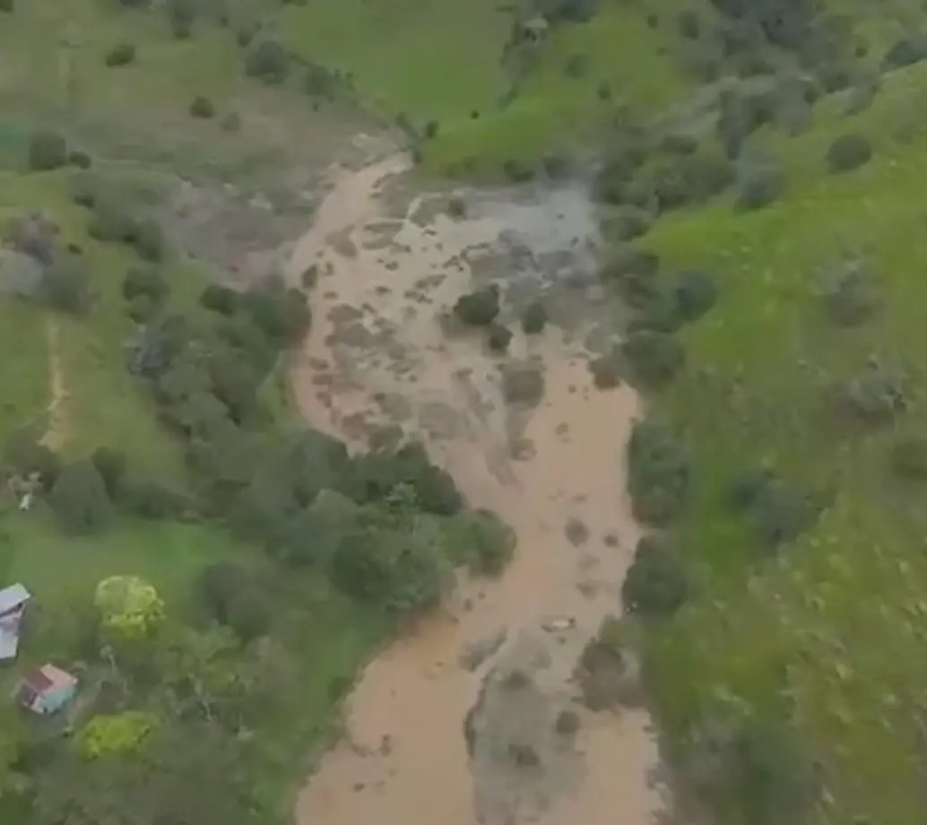 Plano panorámico de la represa ubicada en el sector Puente Pavas, Subasta. Imagen tomada de redes sociales.