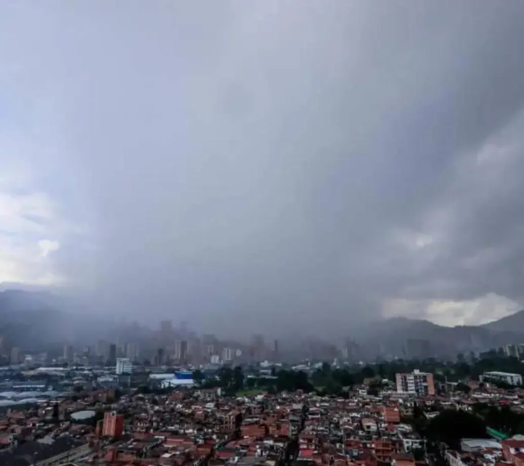Hoy, desde el Dagrd, se anunció el inicio de una nueva temporada de lluvias en Medellín y el Valle de Aburrá. FOTO Jaime Pérez Munévar.