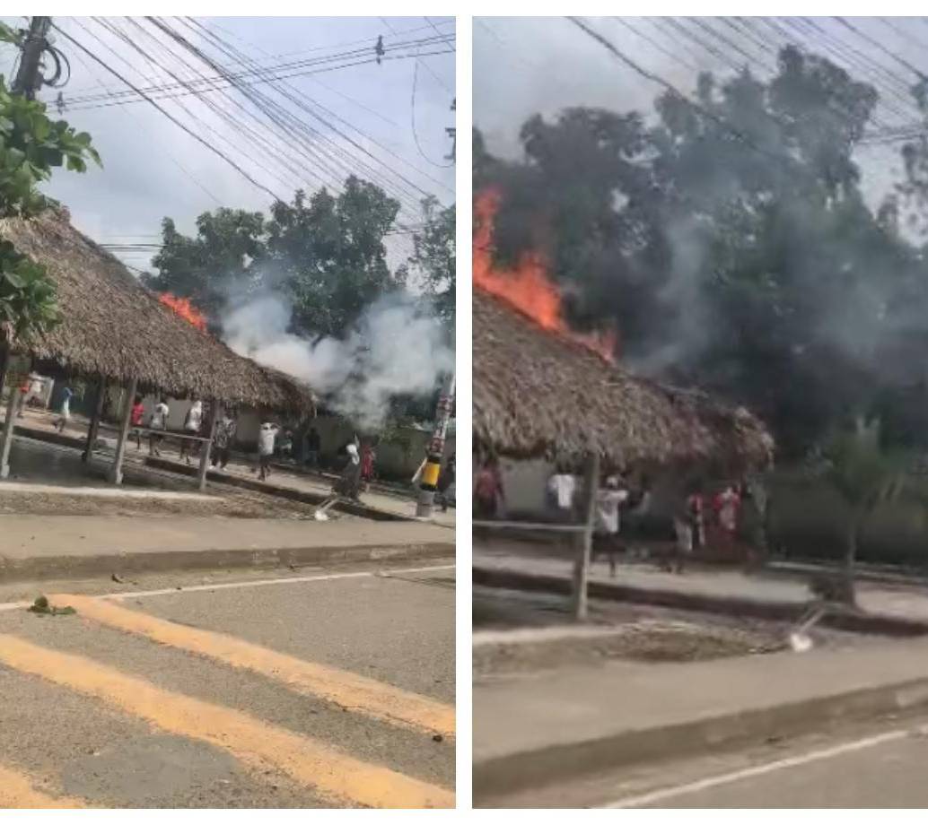 Producto de los desmanes, se ocasionó un incendio en un techo de un kiosko que está en inmediaciones de la hacienda. FOTO Cortesía.