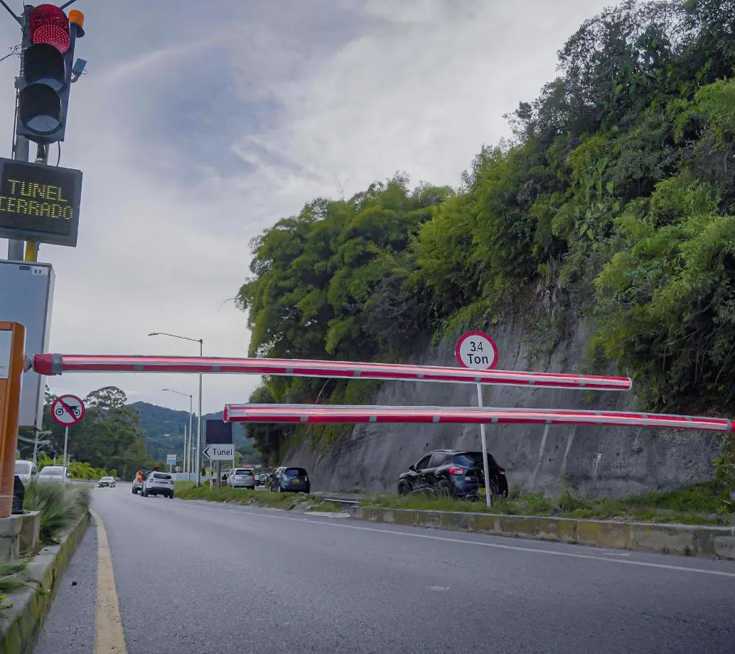 Así luce el nuevo sistema de cierre automático en los ingresos del Túnel de Oriente, en jurisdicción de Medellín y Rionegro. FOTO Concesión Aburrá Oriente. 